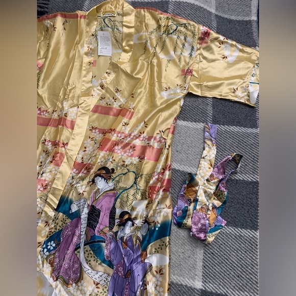[NWT!!!] Women Silk like Kimono Robe - 2024 Japanese Pajamas - Picture 5 of 8